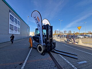 Warsaw Industry Week: elektryczny wózek czołowy o udźwigu 8 ton RXE 60-80.